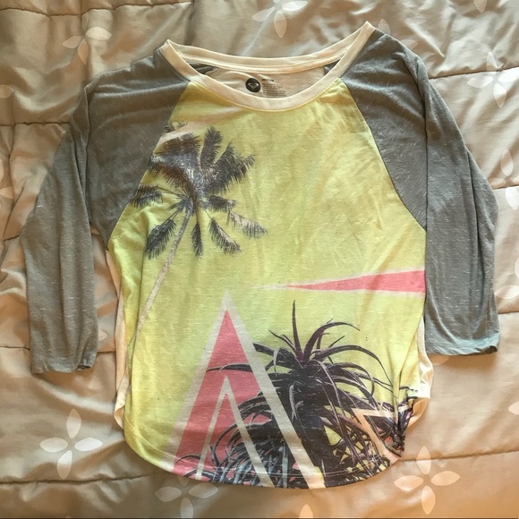 Roxy 3/4 sleeve top - Picture 1 of 2